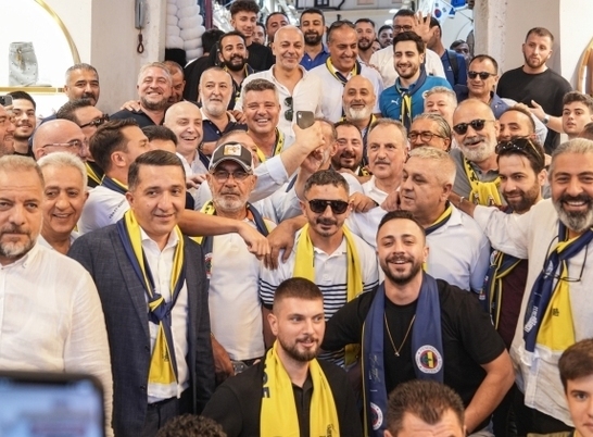  Fenerbahçe Kulübü Başkan Adayı Sadettin Saran, Kapalıçarşı esnafını ziyaret etti