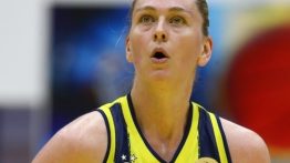 Fenerbahçe Opet EuroLeague’e farklı başladı