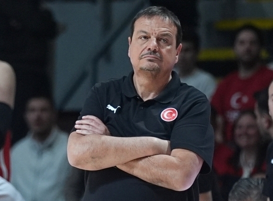  Ergin Ataman: “Tarihi bir galibiyete imza attık”
