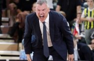Jasikevicius: “Fenerbahçe basketbolunu oynamanın yolunu bulmalıyız”